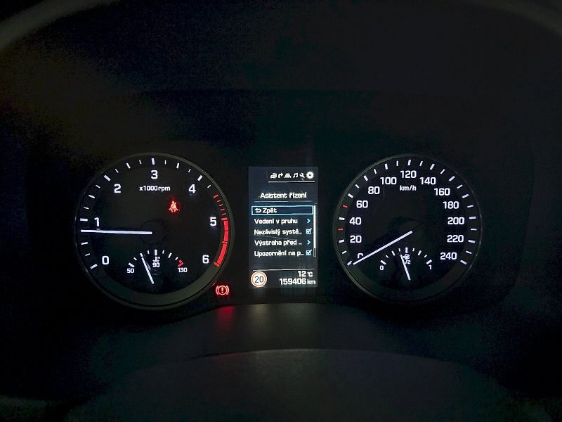 Hyundai Tucson (2019) 2.0CRDi 100KW 4X4 - fotka 12 z 31