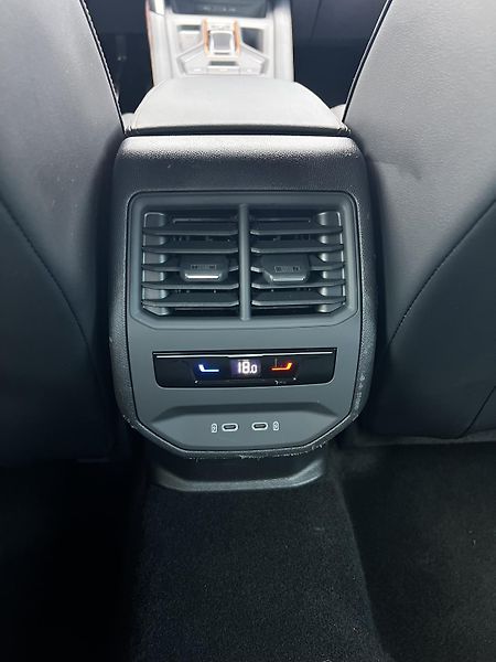 Cupra Leon 1.5 eTSI 110kW DSG 1.Maj DPH - fotka 23 z 26