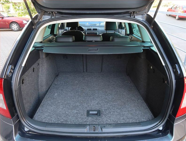Škoda Octavia (2011) 1.6 TDI, Tempomat - fotka 13 z 19
