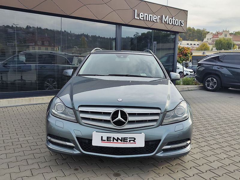 Mercedes-Benz Třídy C 250d/150kW 4Matic AT - fotka 2 z 29