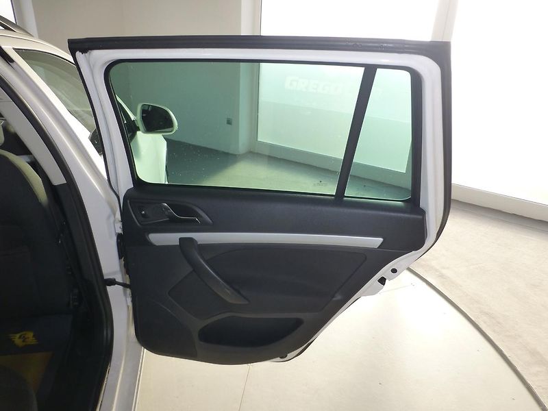Škoda Octavia (2012) 2,0TDI*VYHŘ.S**ALU**XENON**4X4 - fotka 16 z 21