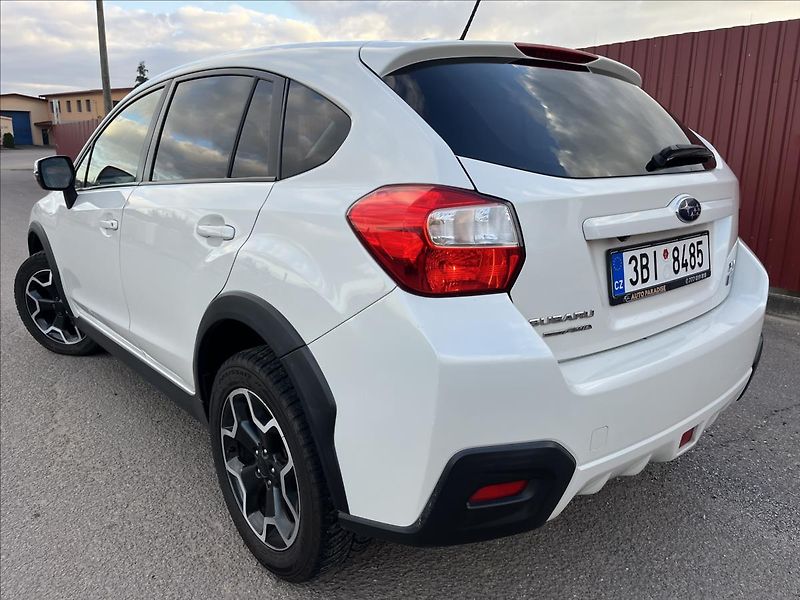 Subaru XV 2,0 D 4x4 108KW KAMERA SERVIS - fotka 44 z 44