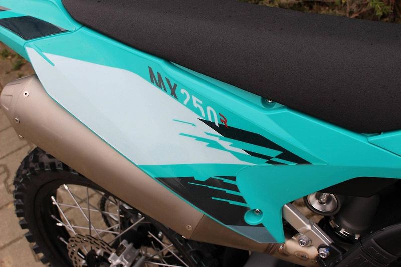 Kove (2026) MX 250 R 2026 SKLADEM - fotka 6 z 11