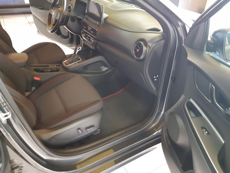 Hyundai Kona 1.6 T-GDI 145KW N-LINE 4WD     - fotka 27 z 31