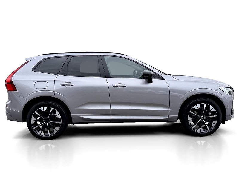 Volvo XC60 B5 AWD PLUS DARK // REZERVACE - fotka 7 z 49