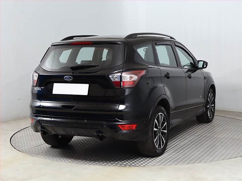 Ford Kuga (2017) 2.0 TDCi, Automat, Serv.kniha - fotka 5 z 17