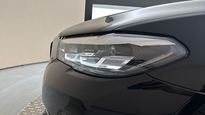 BMW Řada 5 518d AUT Touring - fotka 18 z 29