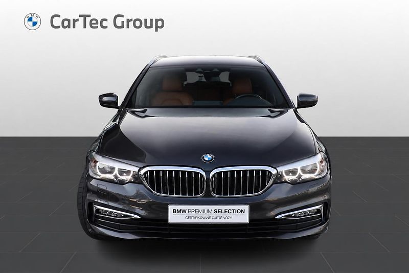 BMW Řada 5 520d xDrive Touring - fotka 16 z 16