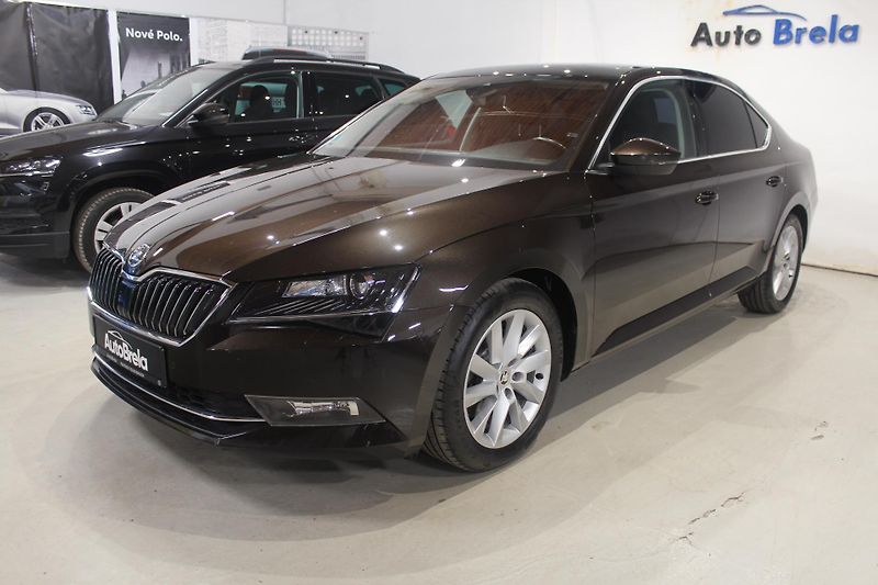 Škoda Superb (2015) 2.0TDI DSG STYLE+ Navi LED - fotka 6 z 43