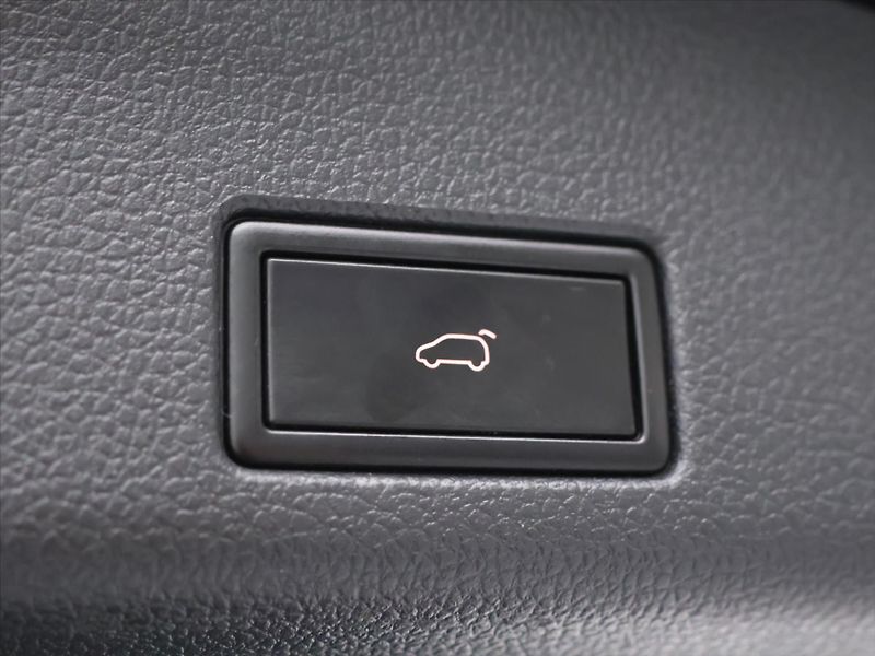 Volkswagen Sharan 2,0 TDI 130kW DSG 4Motion CZ - fotka 10 z 33
