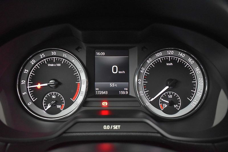 Škoda Octavia 1.6 TDI*85kW*STYLE*DPH* - fotka 17 z 36