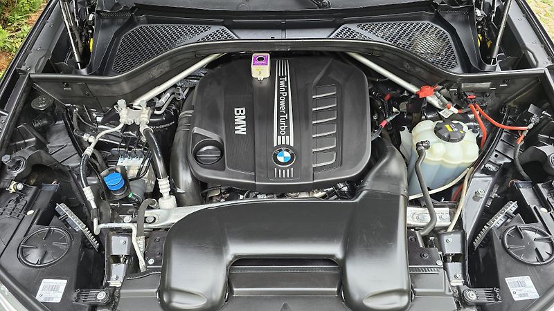 BMW X5 (2017) - fotka 15 z 18
