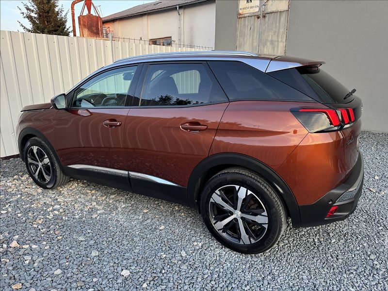 Peugeot 3008 1,2 i ALLURE DPH 1.maj původČR - fotka 10 z 50