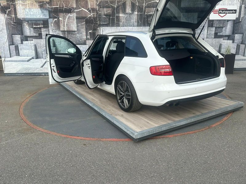 Audi A4 (2012) 2.0TDi,105KW,VYHŘ.SED.,TEMP. - fotka 9 z 27