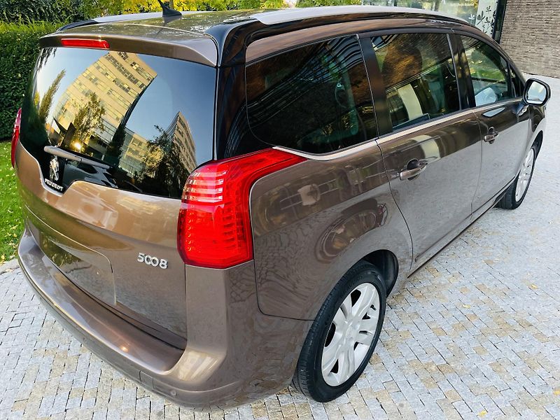 Peugeot 5008 2.0HDi MAN 1MAJITEL SENZORY  - fotka 12 z 43