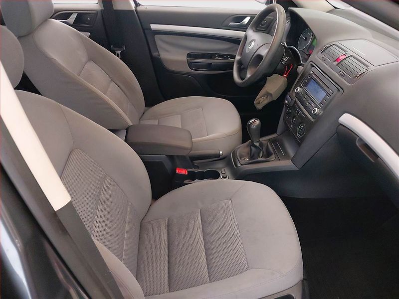 Škoda Octavia (2007) Elegance 1.9 TDI, Xenony - fotka 9 z 14