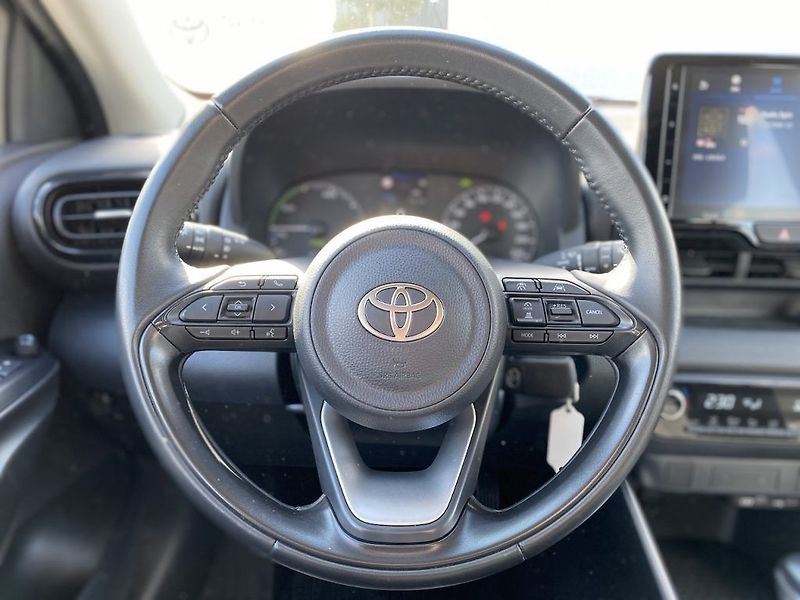 Toyota Yaris 1.5HEV, ČR-1m, Comfort, DPH - fotka 14 z 30