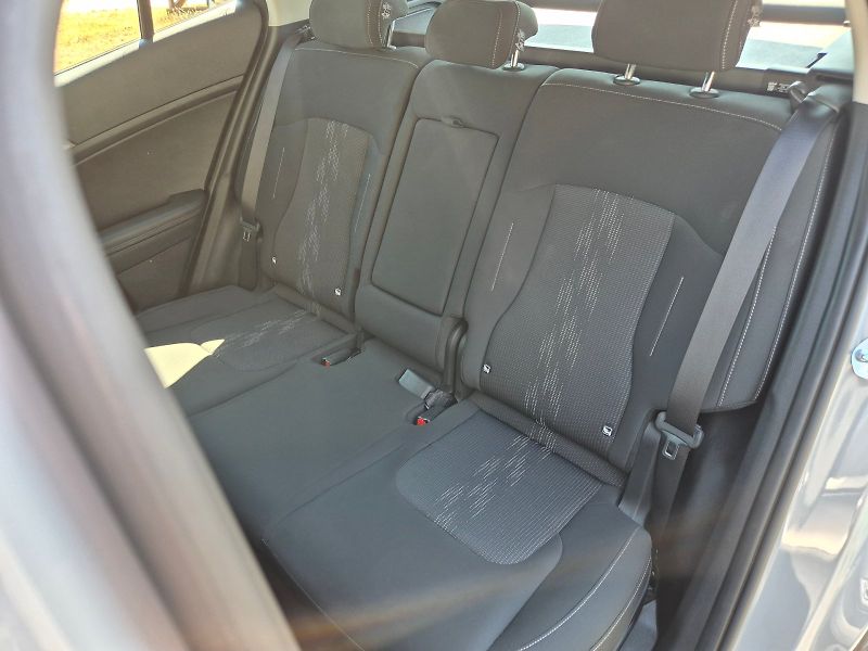 Kia Sportage (2025) Exclusive  1.6 T-GDI 110 kW 6° - fotka 17 z 36