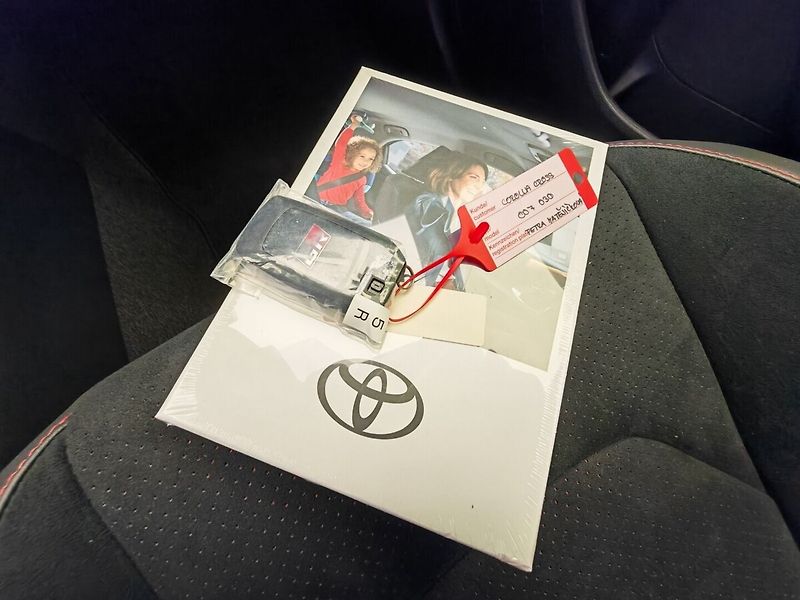 Toyota Corolla Cross 2.0 Hybrid ( 178 k ) 4x4 GR SP - fotka 42 z 42