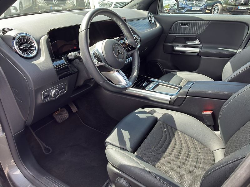 Mercedes-Benz GLA 200 d - fotka 15 z 28