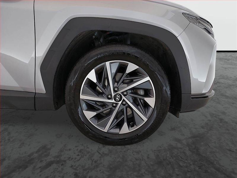 Hyundai Tucson (2023) 1.6 T-GDI 48V MHEV - fotka 12 z 16