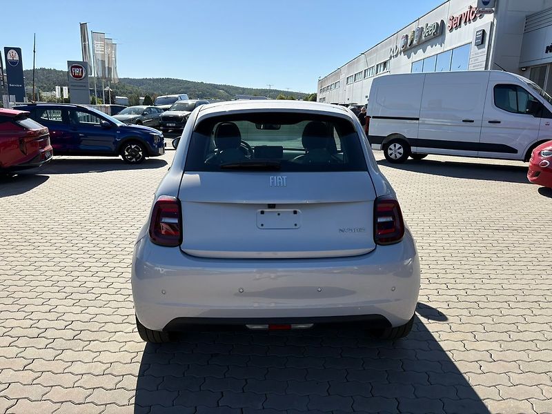 Fiat 500 (2026) Hybrid La Prima HB 1.0 BSG 65k - fotka 6 z 11