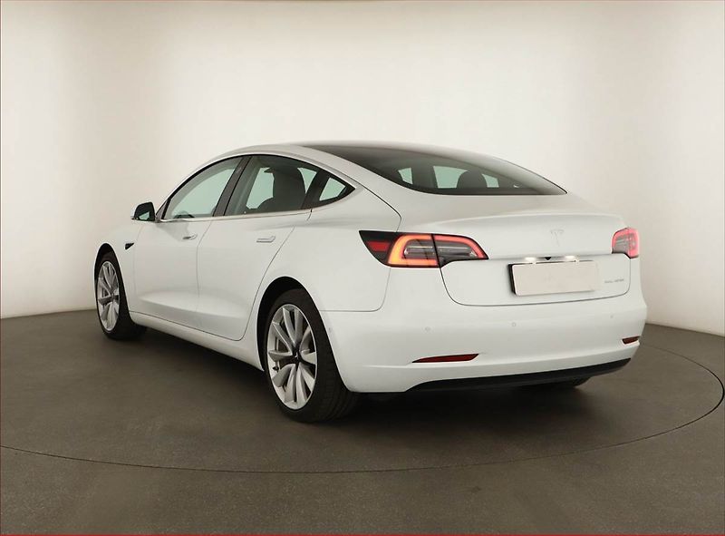 Tesla Model 3 (2019) Long Range 4WD 78kWh, SoH 82% - fotka 4 z 20