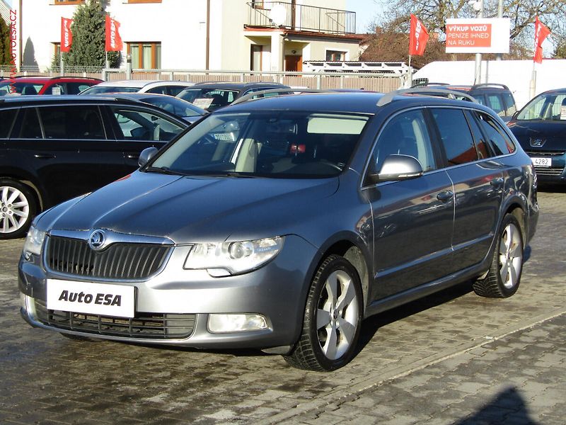 Škoda Superb (2012) 2.0 TDi, DSG - fotka 3 z 19