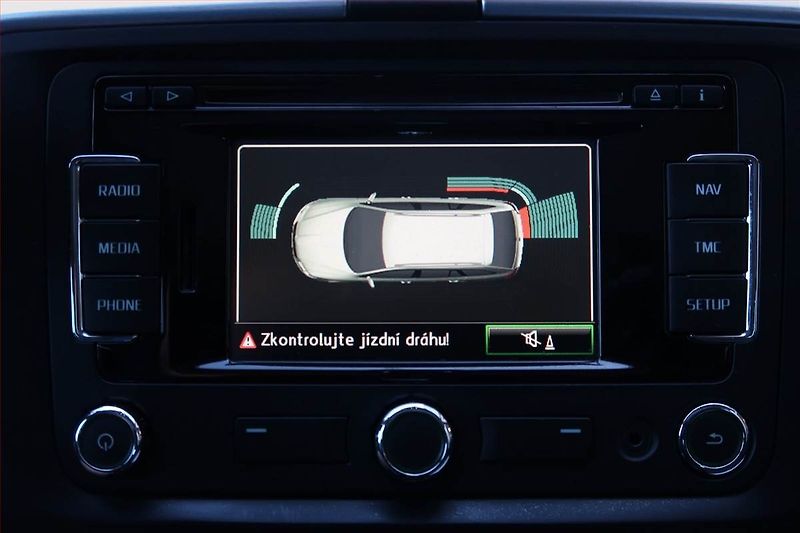 Škoda Superb (2014) 2.0 TDI, Navi, Xenony - fotka 19 z 19