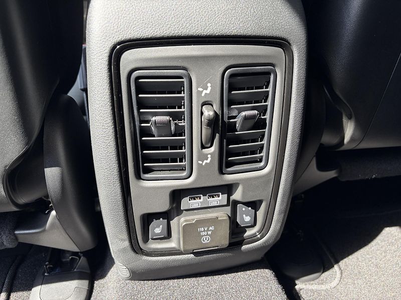 Dodge Durango (2024) 5.7 V8 HEMI R/T Tow And GO - fotka 33 z 39