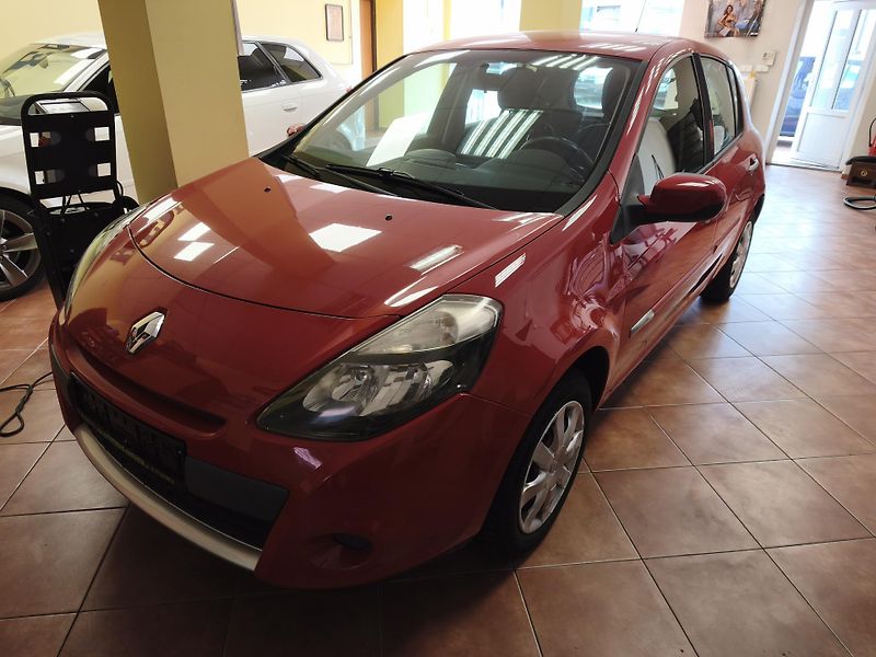 Renault Clio (2012) 1,2 16V 55kW - fotka 13 z 28