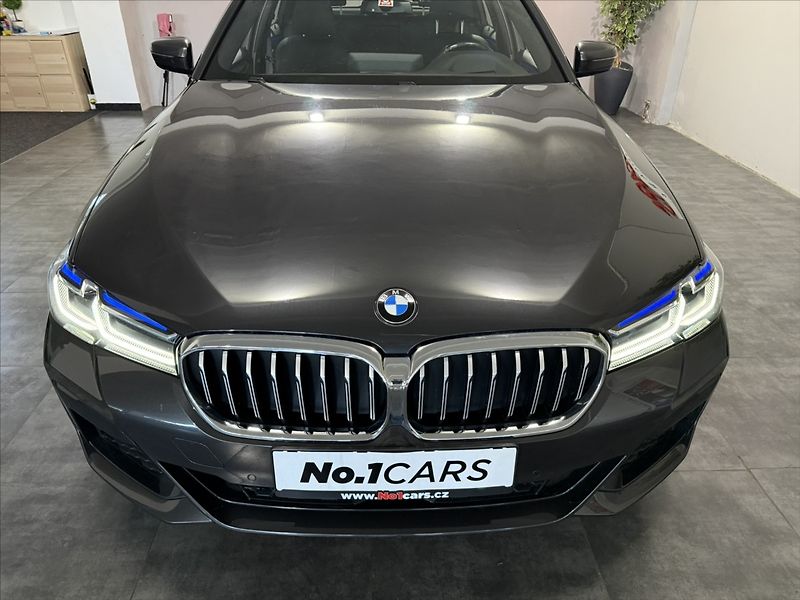 BMW Řada 5 3,0   530D M-PAKET PANO LASER - fotka 47 z 48