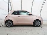 Fiat 500. Elektrická verze je dražší.