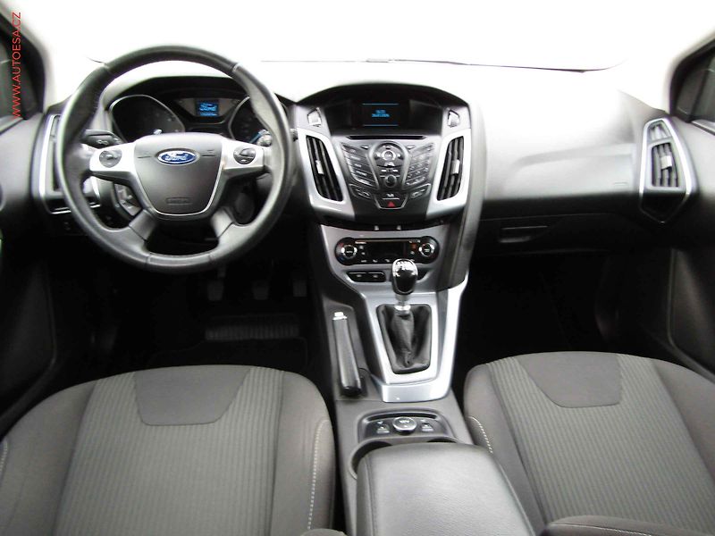 Ford Focus (2014) 1.6, ČR, STK4/28 - fotka 8 z 20