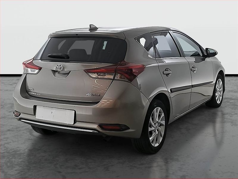 Toyota Auris (2016) 1.6 Valvematic, ČR,1.maj - fotka 5 z 15