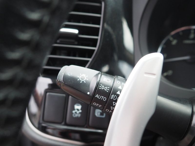 Mitsubishi Outlander (2014) 2.2 D-ID AT Instyle, AWD, 7m - fotka 29 z 41