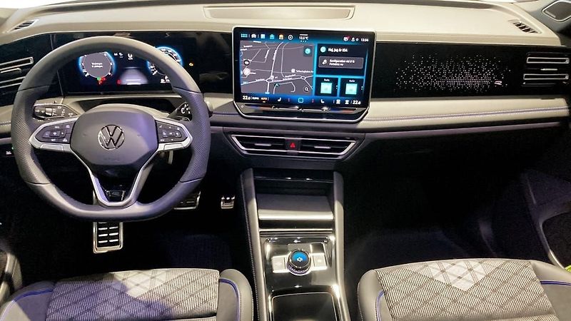 Volkswagen Tiguan 2.0 TDI 4M R-Line DCC Pano Taž - fotka 11 z 14
