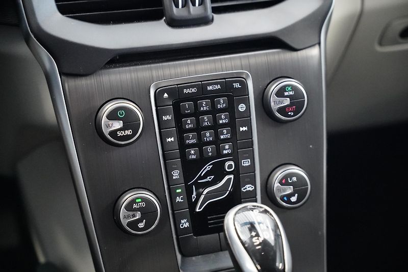 Volvo V40 - fotka 18 z 23
