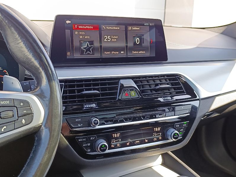 BMW Řada 5 540d xDRIVE MSPORT PANO  - fotka 22 z 33