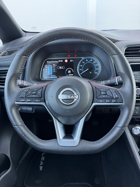 Nissan Leaf 110kW Tepelko 15'000km 1.Maj - fotka 10 z 29