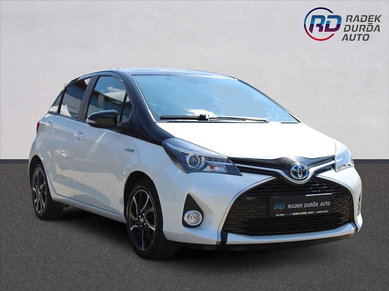 Toyota Yaris 1,5 HYBRID  ČR,A/T,SELECTION - fotka 3 z 31