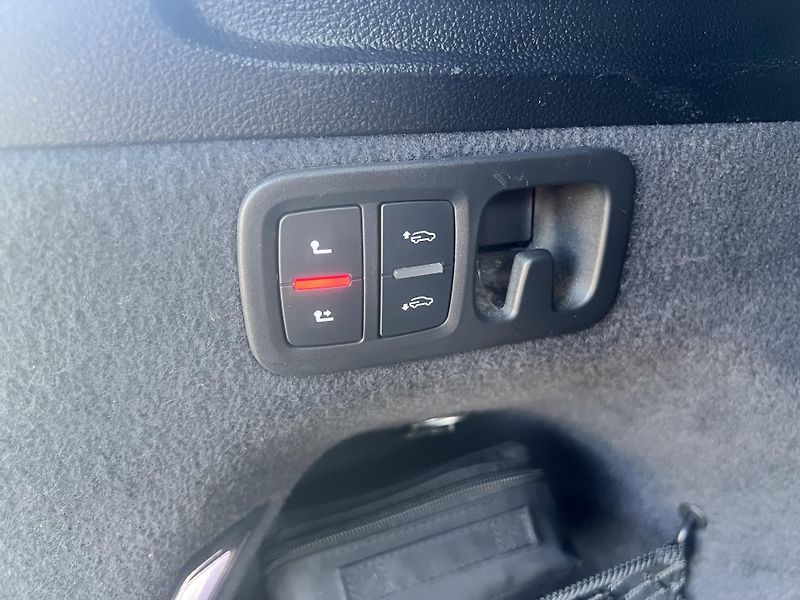 Audi Q7 3.0TDI 200KW,S-LINE,VZDUCH,TZ - fotka 18 z 52