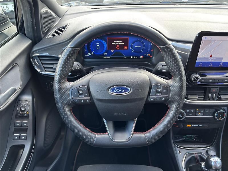 Ford Puma 1,0 EcoBoost Mhev 92kW ST-Line - fotka 13 z 32