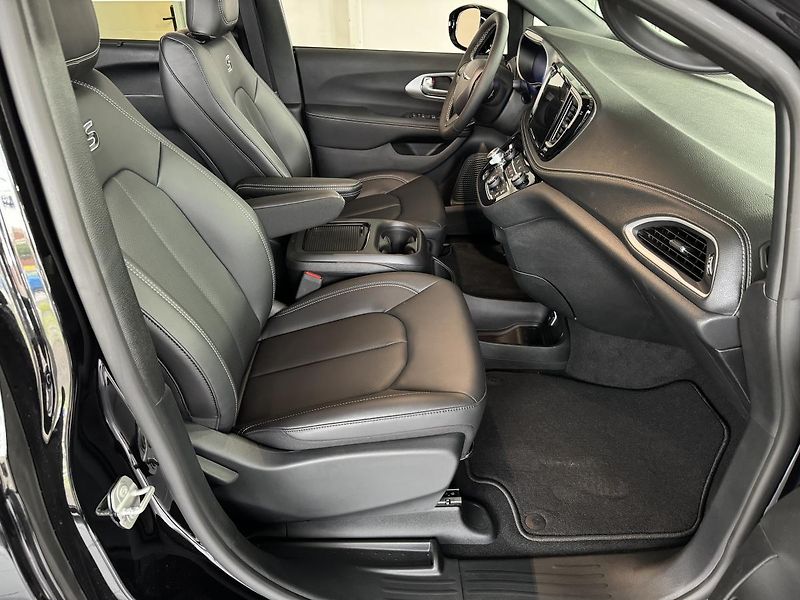 Chrysler Pacifica AWD Touring-L S-Appearance - fotka 15 z 55