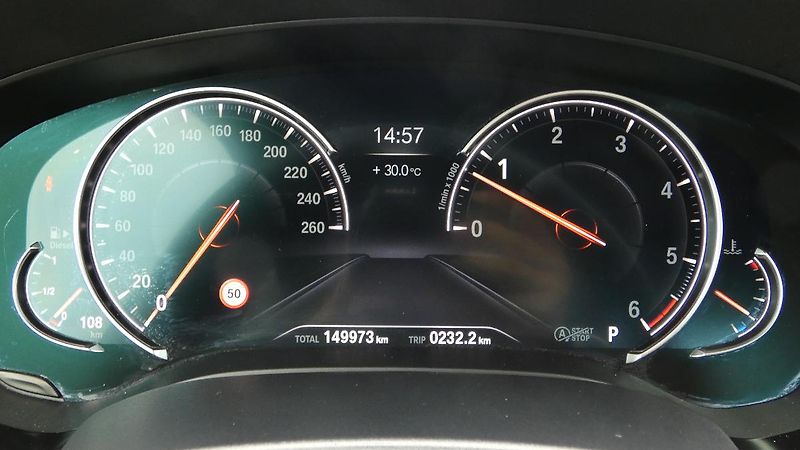 BMW Řada 5 540d xDrive M Sport - fotka 13 z 26