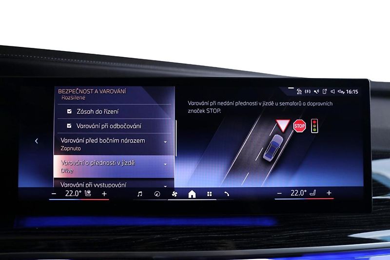 BMW i7 xDrive60 - fotka 13 z 28