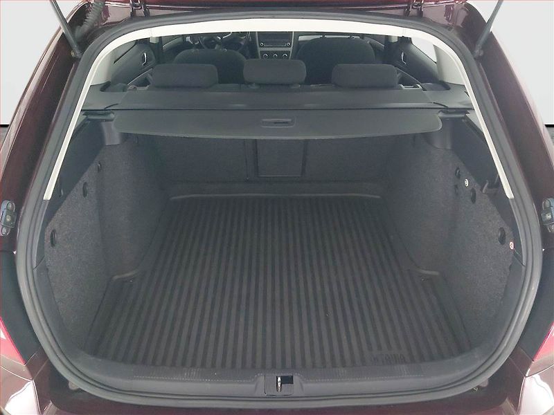 Škoda Octavia (2011) 1.6 TDI, nová STK, CZ doklady - fotka 14 z 15