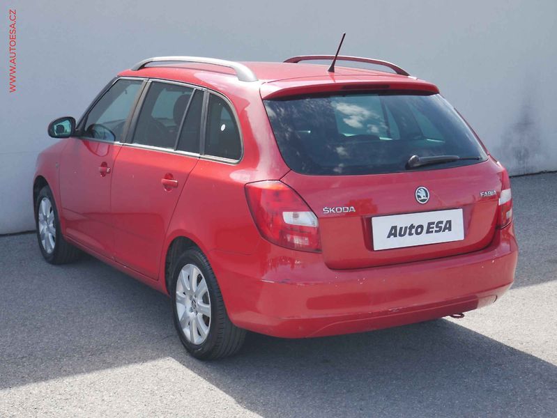 Škoda Fabia (2013) 1.2TSi, ČR, AC - fotka 6 z 14