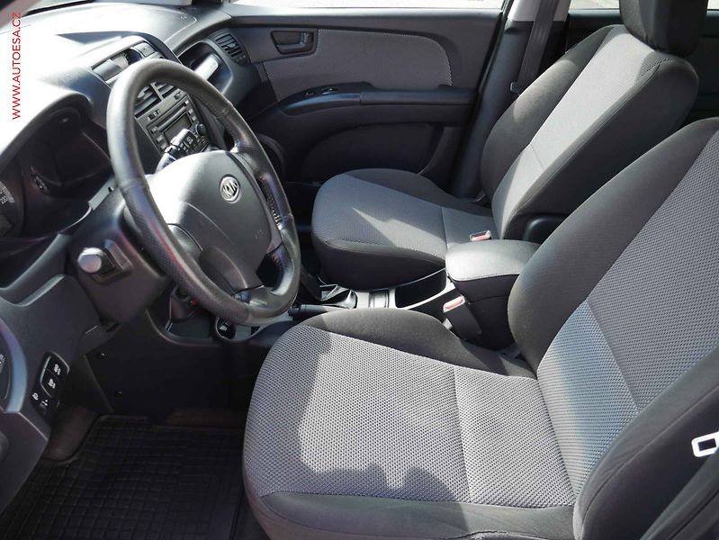 Kia Sportage (2008) 2.0i 4x4, ČR, AC, temp - fotka 9 z 15