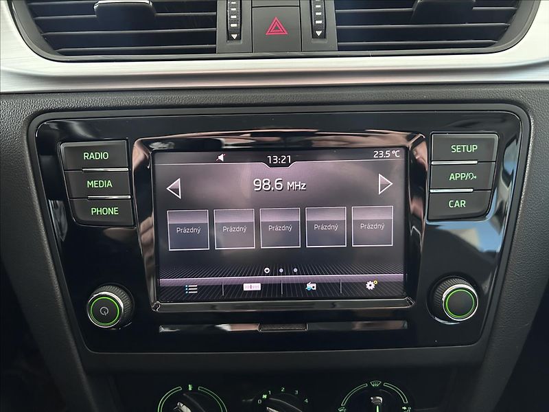 Škoda Rapid 1,0   TSI 81kW,ŘEMEN,AMBITION - fotka 13 z 22